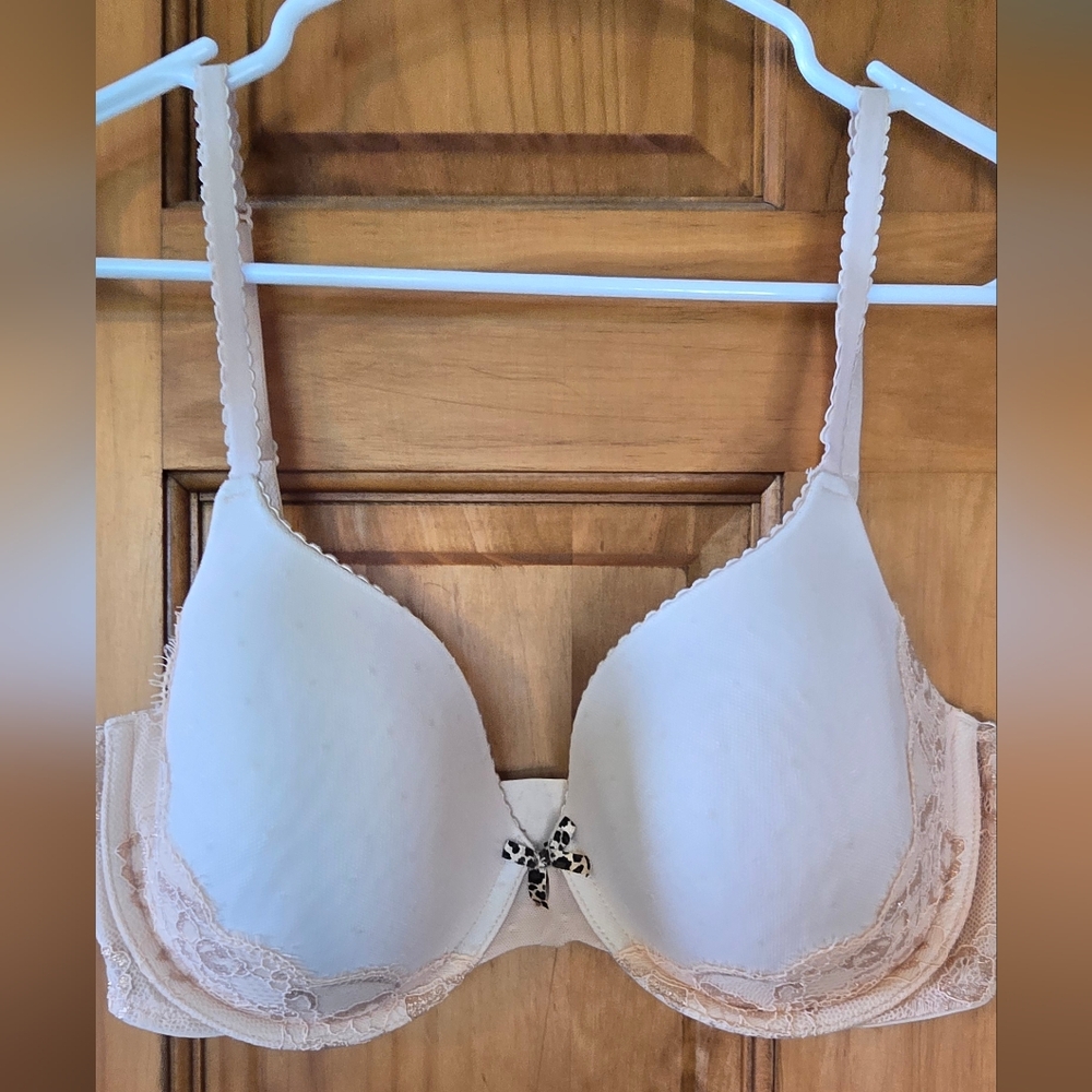 Ambrielle Cream Lace Trim Bra with Underwire